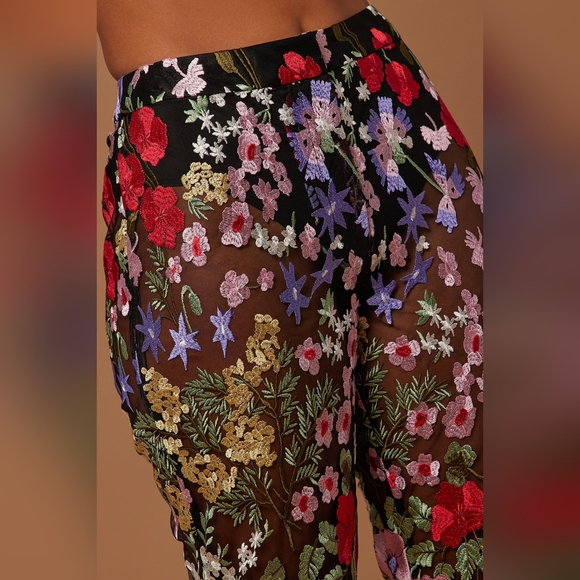 Fashion Nova embroidered lace jackets and pant set - Picture 6 of 9